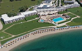 Ramada Plaza By Wyndham Thraki